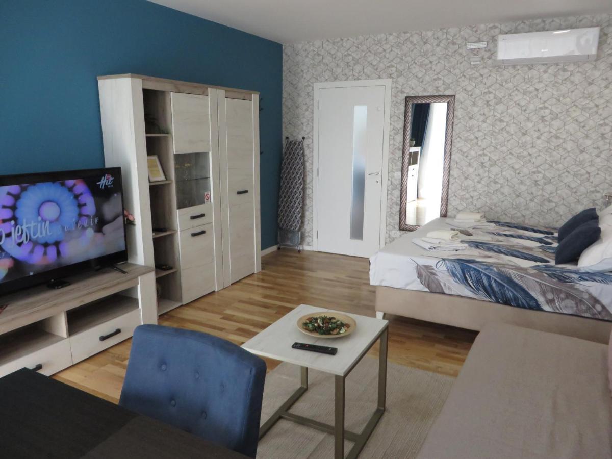 Lux 10 Center, Free Parking * Ni